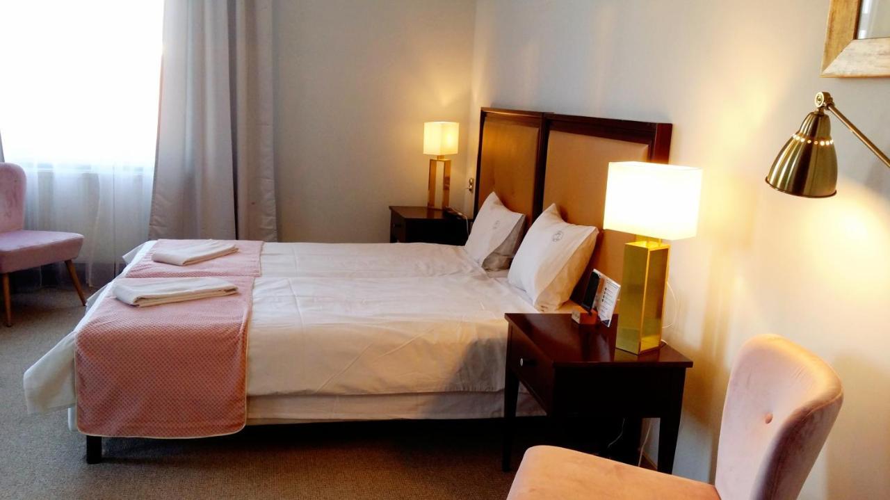 Holiday Suites Cracow Красков Екстериор снимка
