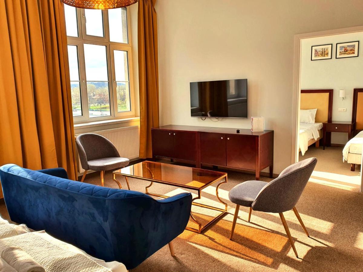 Holiday Suites Cracow Красков Екстериор снимка
