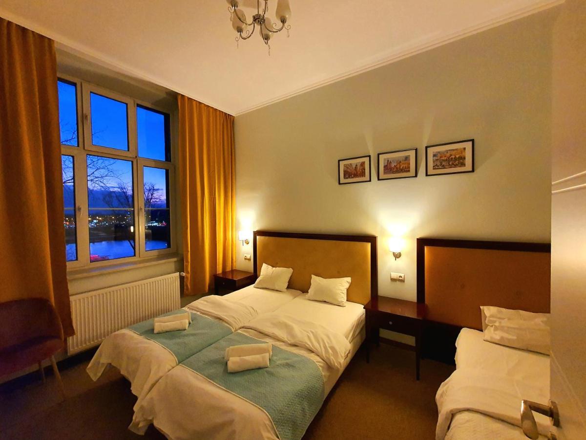 Holiday Suites Cracow Красков Екстериор снимка