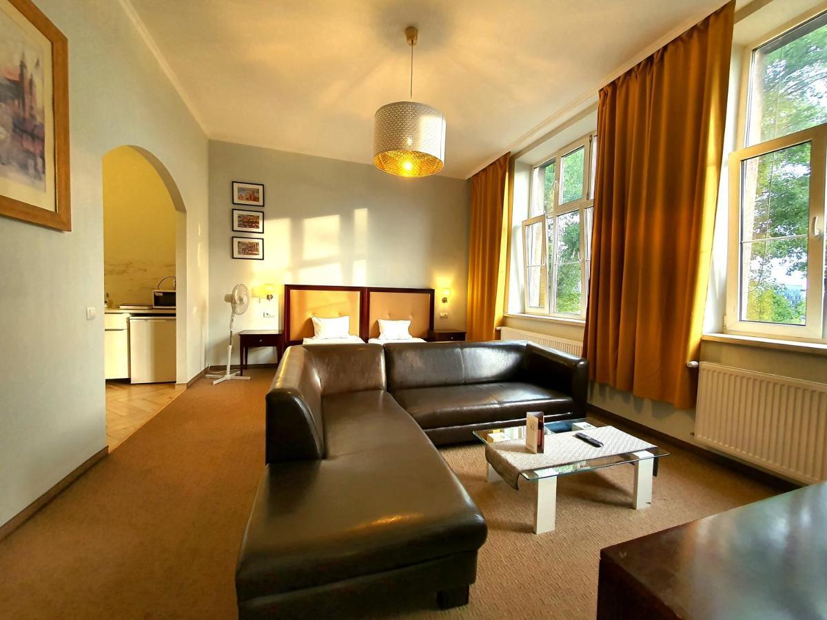 Holiday Suites Cracow Красков Екстериор снимка