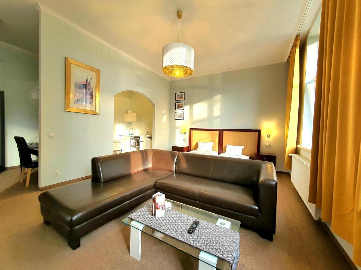 Holiday Suites Cracow Красков Екстериор снимка