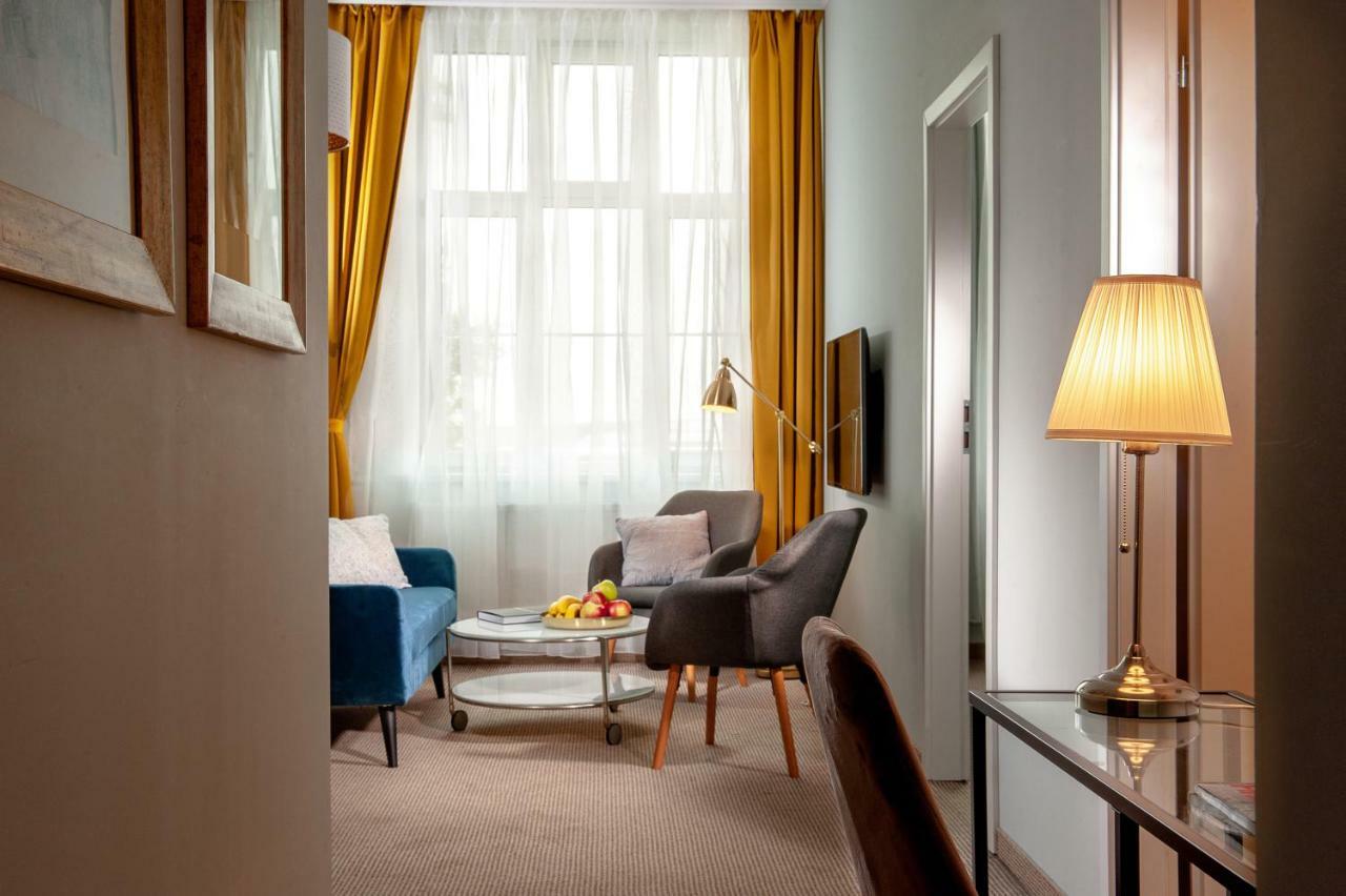Holiday Suites Cracow Красков Екстериор снимка