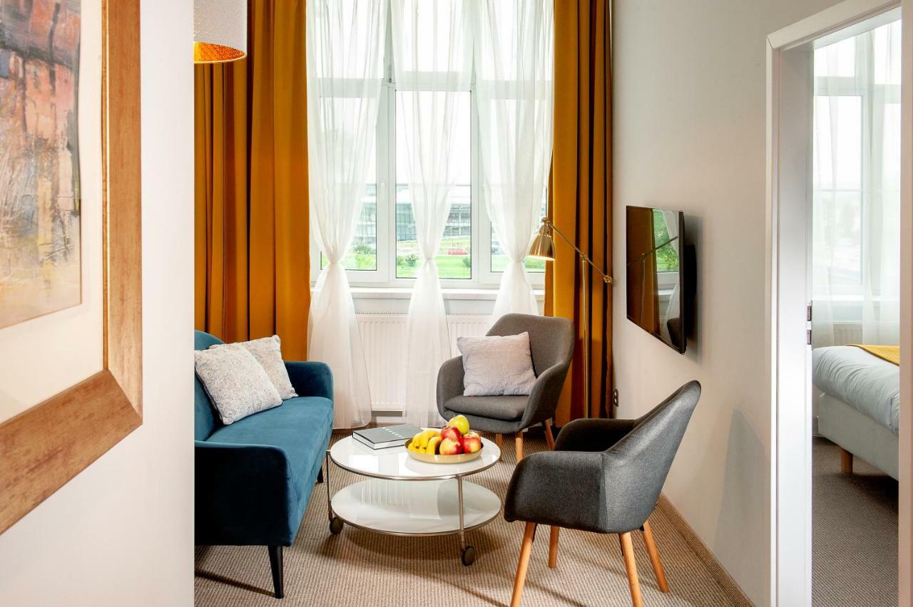 Holiday Suites Cracow Красков Екстериор снимка