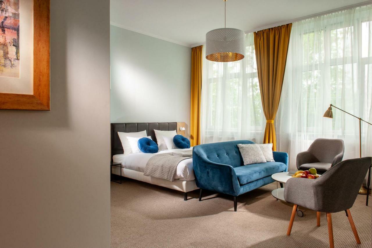 Holiday Suites Cracow Красков Екстериор снимка