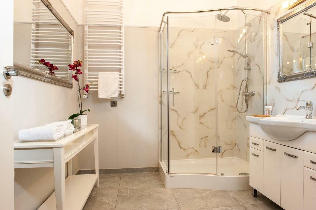Holiday Suites Cracow Красков Екстериор снимка