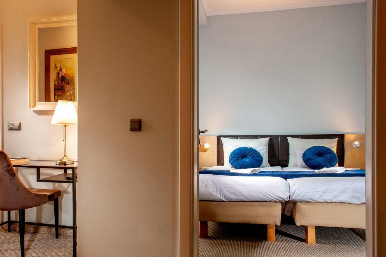Holiday Suites Cracow Красков Екстериор снимка